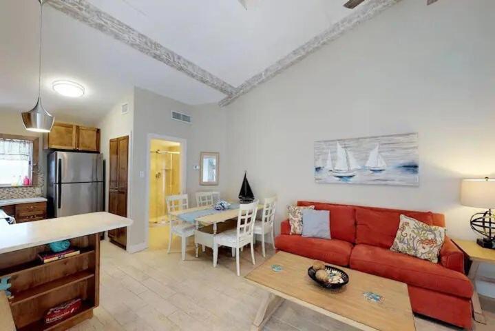 Apartment 3 Bedroom 3 Bath *