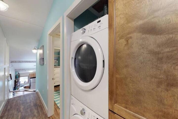 3 Bedroom 3 Bath Apartment